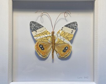 Borboleta de papel artesanal emoldurada