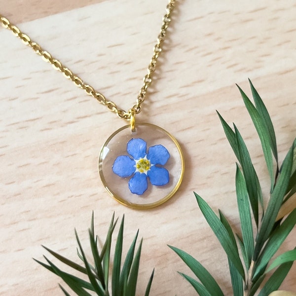 Collier or myosotis pour femme, collier unique avec pendentif myosotis, bijoux fleurs bleues en acier inoxydable, cadeaux de demoiselle d'honneur pour elle