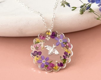 Zilveren Bee ketting met paarse Forget-Me-Not bloemen voor vrouwen, kleurrijke echte bloem hars ketting, bruidsmeisje gunst cadeaus voor haar