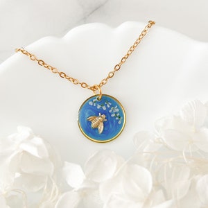 Collier abeille en or, pétales de fleurs pressés, bijoux botaniques