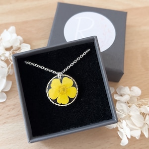 Yellow Buttercup Necklace For Women, Real Yellow Flower Necklace Pendant Gift For Her, Floral Bridesmaid Gifts, Buttercup jewellery
