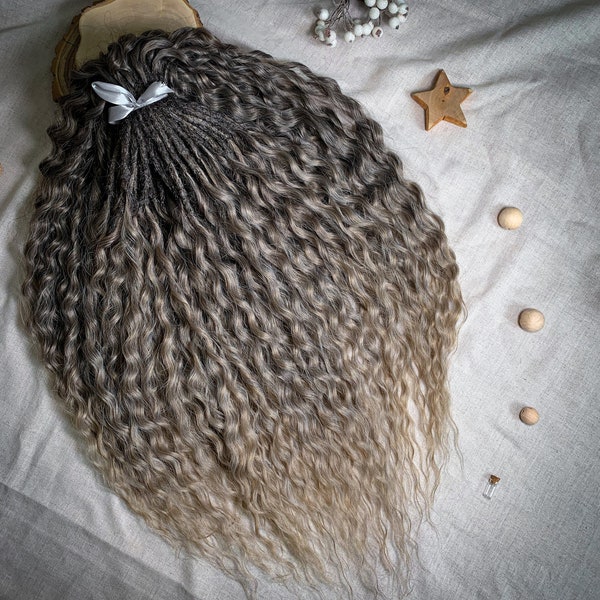 Synthetic crochet dreads extensions cold brown with light brown. Curly loose ends. Boho de dreadlocks natural ombre