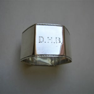 Hexagonal Shaped Solid SILVER NAPKIN RING Hallmarked Birmingham 1918