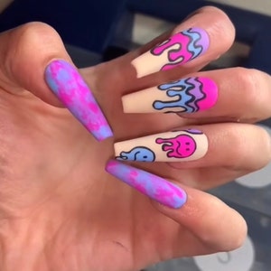 Bi drip and smile nails