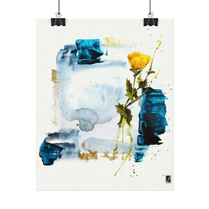 Flores en la impresión de acuarela oscura