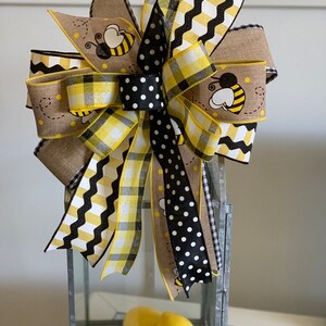 Bee Bow, Bee decor, Bee Wreath Bow, Lantern Bow, Decor Bow, Farmhouse bow, Summer bow, Bumble Bee decor, Bumble Bee bow, Bee Decor