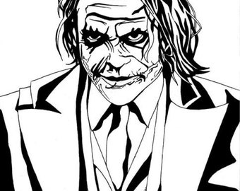 Op de afbeelding: Zwart-witte illustratie van de Joker, een superschurk uit de Batman-comics. Hij draagt ​​een pak met een wit overhemd en een stropdas. Zijn haar is naar achteren gekamd en hij heeft een sinistere glimlach.