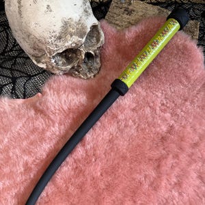Zinger Leather wrapped handle rubber whip