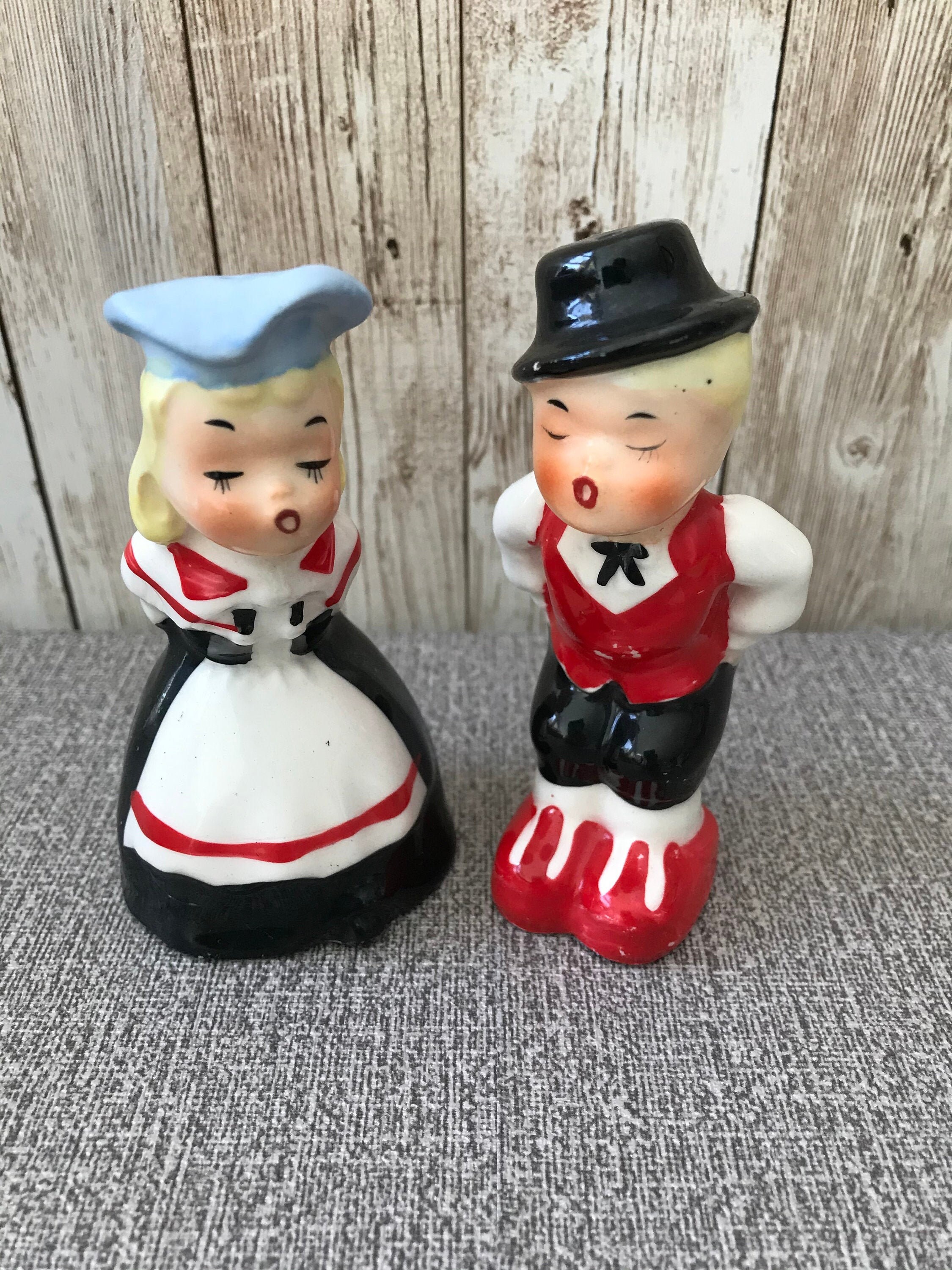 Swedish Napco International Sweetheart Kisser Salt and Pepper Shaker 