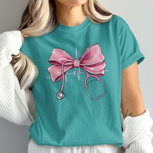 Comfort Colors Cute Pink Stethoscope Nurse T-Shirt, Medical Themed Tee for Healthcare Workers,Stylish Nursing Gifts,Nurse Appreciation Shirt