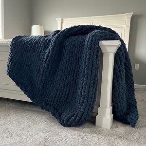 Hand Knit Blanket, Boho Throw Blanket for Chair, Finger Knit Blanket, Handmade Chunky Knit Blanket, Chenille Bedspread, Arm Knit Blanket