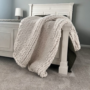 Hand Knit Blanket, Chenille Bedspread, Boho Throw Blanket for Chair, Finger Knit Blanket, Handmade Chunky Knit Blanket, Arm Knit Blanket