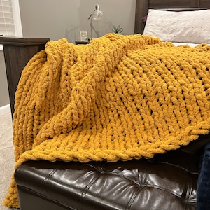 Hand Knit Blanket, Boho Throw Blanket for Chair, Chenille Bedspread, Finger Knit Blanket, Handmade Chunky Knit Blanket, Arm Knit Blanket