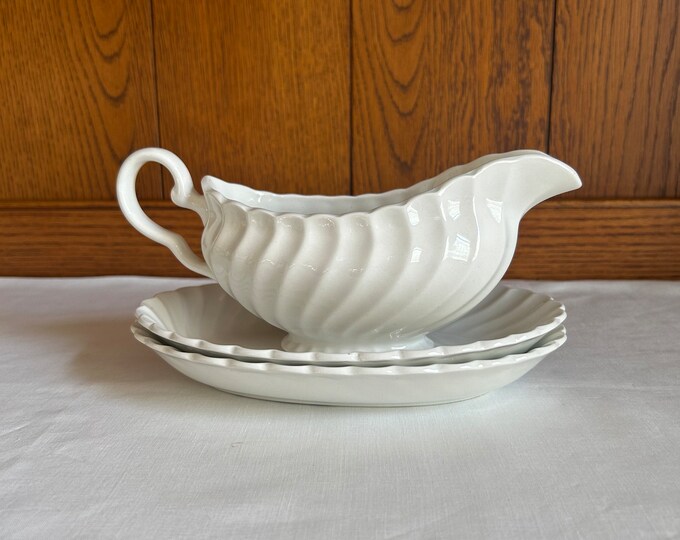 Johnson Brothers Ironstone Made in England Gravy Boat, Dinnerware