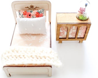 Floral Blush Bed, Leesie and Pip, 1:12 Scale, Maileg Furniture, Calico Critters, Dollhouse Minis, Ikea dollhouse, Custom dollhouse, mini
