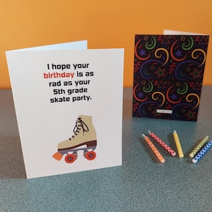 Cartão de aniversário de patins | Cartão de felicitações de aniversário de festa de patins | Cartão de aniversário dos anos 80 | Cartão de patins de pista de patins dos anos 80 | Cartão de aniversário retrô dos anos 80