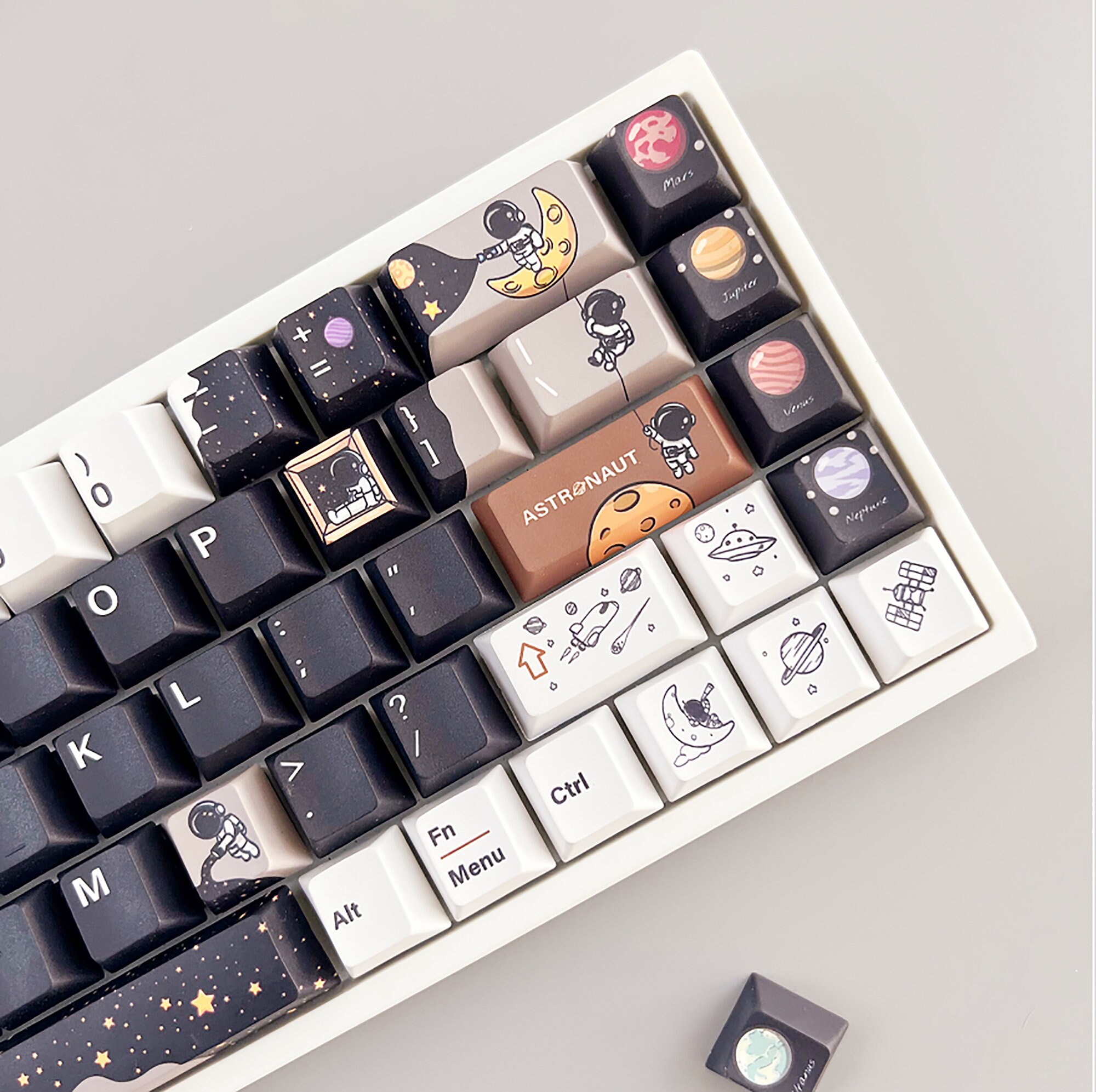 Black Explore The Space Astronaut Theme Keycaps Set PBT Material Black Explore The Space Astronaut Theme Keycaps Set PBT Material