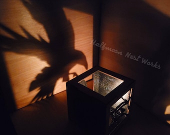 Raven shadow lantern, raven tealight holder, raven bedroom lamp, raven lighting décor, raven lover gift ideas