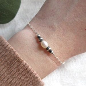 Pulsera de perlas navajo / Pulsera de perlas de agua dulce / Pulsera de perlas de arroz naturales / Pulsera de cuentas redondas / Pulsera de plata de ley 925 / Navajo auténtico