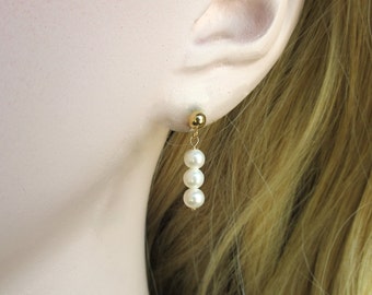 Simple Triple Fresh Water Pearl Earrings / 14K Gold Filled / Dainty Round Pearl Earrings / Pearl Bar Earrings / Three Pearls Earrings