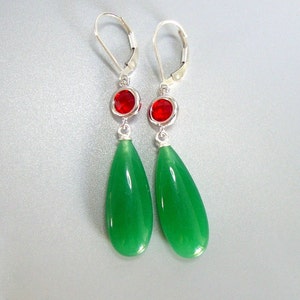 Boucles d'oreilles élégantes en forme de lustre en jade vert, remplies d'or 14 carats, argent sterling 925 image 4