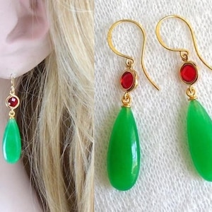 Boucles d'oreilles élégantes en forme de lustre en jade vert, remplies d'or 14 carats, argent sterling 925 image 1