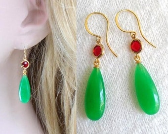 Boucles d'oreilles élégantes en forme de lustre en jade vert, remplies d'or 14 carats, argent sterling 925
