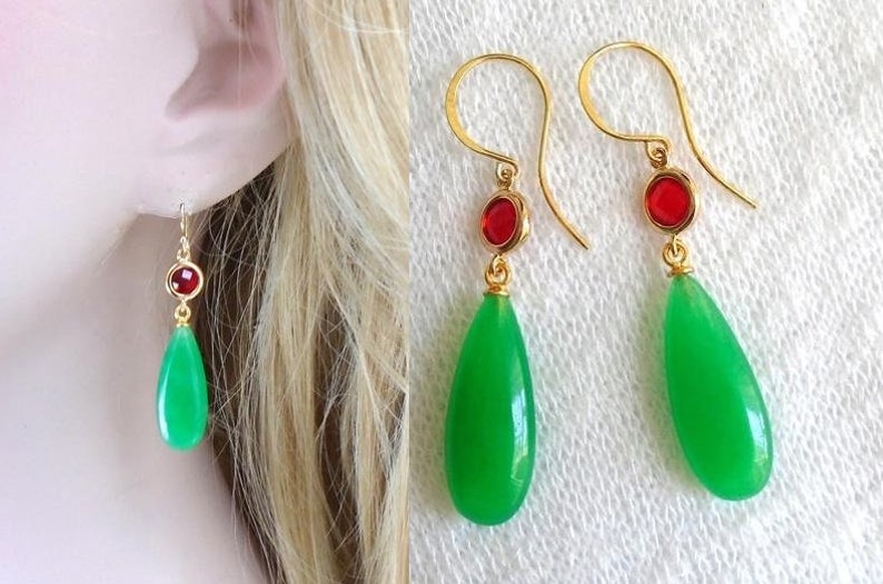 Boucles d'oreilles élégantes en forme de lustre en jade vert, remplies d'or 14 carats, argent sterling 925 image 1