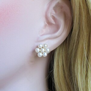Natural Daisy Pearl Flower Earrings, White Pearl Earrings, Pink Pearl Earrings, Bridal Jewelry, 18k Gold, Rose Gold, Sterling Silver Earring