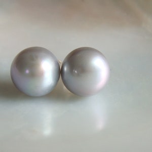 Fresh Water Pearl Stud Earring, Gray Pearl Stud Earring, Gift for her, Bridal Design, Minimalist Jewelry, June Birthstone, 9.5-10mm Pearl