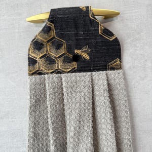 Honey Bee Kitchen Tea Towel with Hanging Loop, Gold Bee Snap Top Dish Towels with Loops for Hanging, Bathroom Waffle Hanging Hand Towels