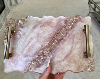 Super sparkly decorative geode inspired tray in ANY color! Perfume tray, resin tray, serving tray, make up vanity tray, glam decor :)