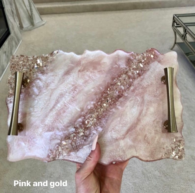Super sparkly decorative geode inspired tray in ANY color! Perfume tray, resin tray, serving tray, make up vanity tray, glam decor :) 