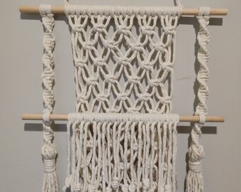 Macrame wall pocket