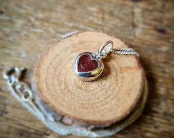 Round Love Heart Pet Cremation Necklace - Ashes Jewelry - Memorial Jewellery Pendant and Chain