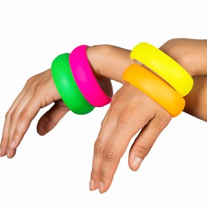 Four Pack of Fluorescent Neon Colored Bracelet Bangles - 80s Inspired