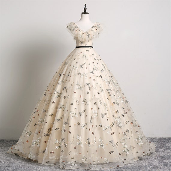 Deep V-neck Wedding Dress Sleeveless Bridal Dress Embroidery - Etsy