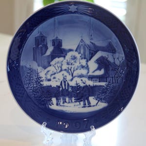 Vintage Bing & Grondahl 1997 Christmas Plate: Roskilde Cathedral Blue White Porcelain