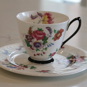 Vintage Royal Albert 'Barbara Ann' Art Deco Teacup and Cake/Side Plate - Pretty Flowers - High Tea - Tea Party - Bridal Shower - Gift