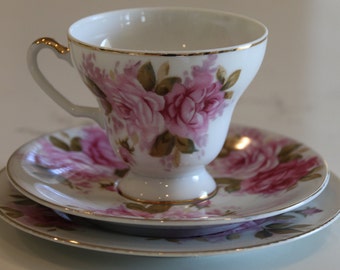 Pretty Vintage Saji Pink Roses Teacup Trio: Japanese Bone China