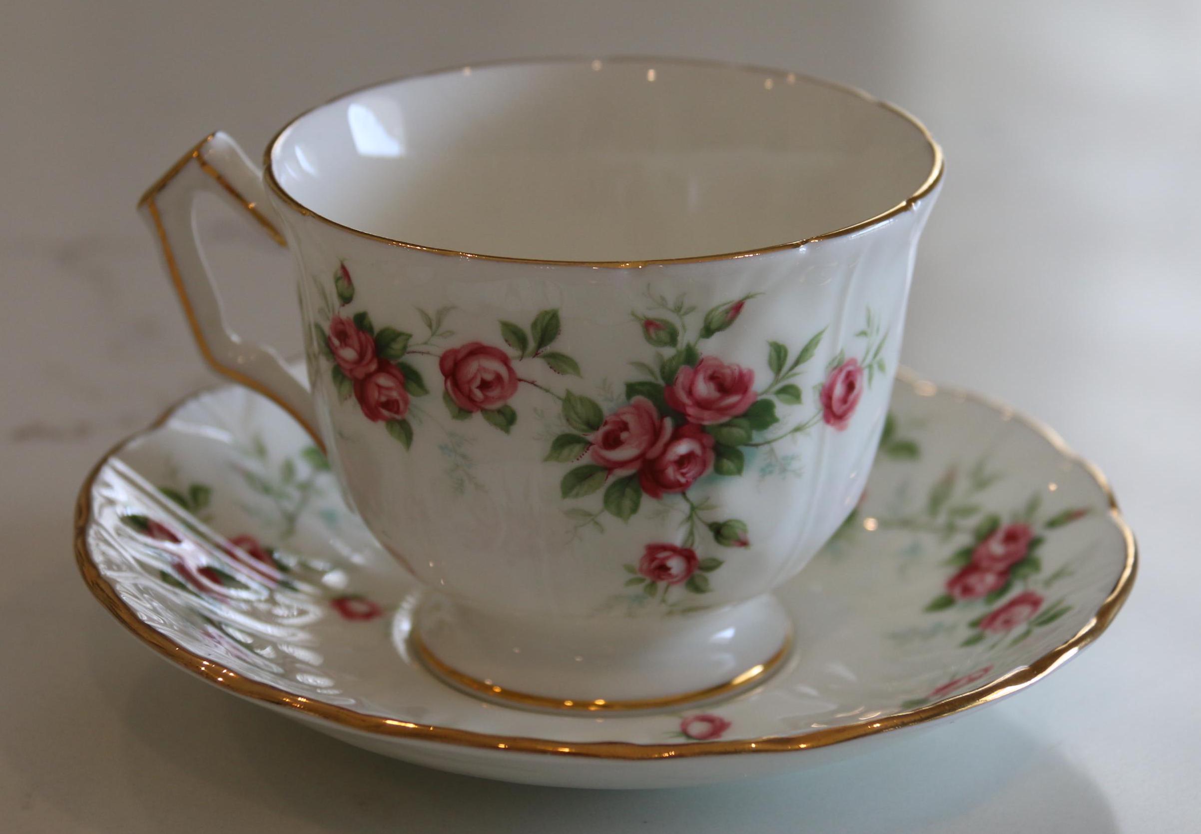 希少 エインズレイ ハワードスプレイ ポット カップ&ソーサー プレート 希少 エインズレイ ハワードスプレイ ポット カップ&ソーサー