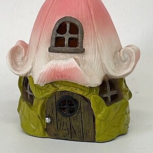 Lily-roofed Fairy House