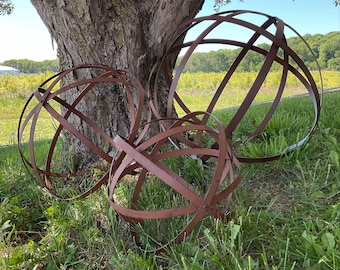 Folding topiary spheres