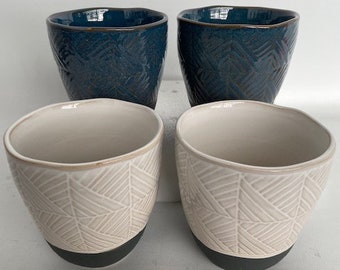 Textured small plant pots - Set of 4