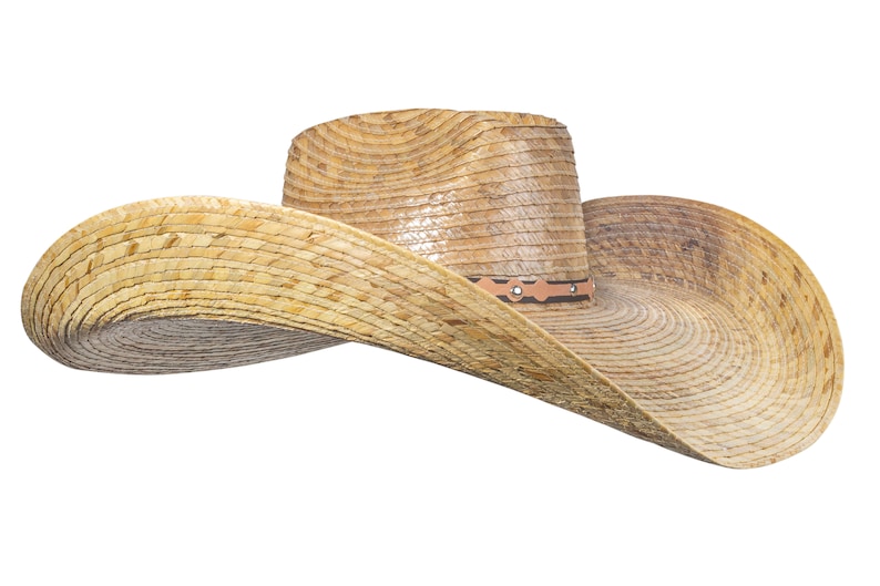 K&ouml;nnte beinhalten: Ein breitkrempiger Strohhut im Cowboy-Stil mit einem braunen Lederband und einer gewebten Textur.