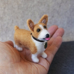 Needle felted Corgi, Needle Felted Dog, Small Felted Dogs, Miniature Animal, Ready- Made.