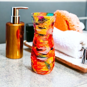 Handbemalte Vase in bunt: Abstrakte Kunst