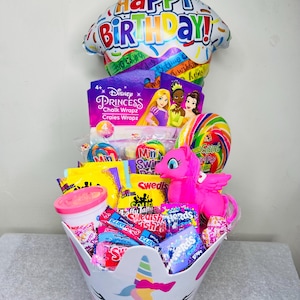 Happy Birthday, Geburtstagsgeschenk, Bonbon, Vorausgefüllter Korb, Geschenkbox, Geschenk für sie, Bonbon, Lutscher, Bälle, Spielzeug