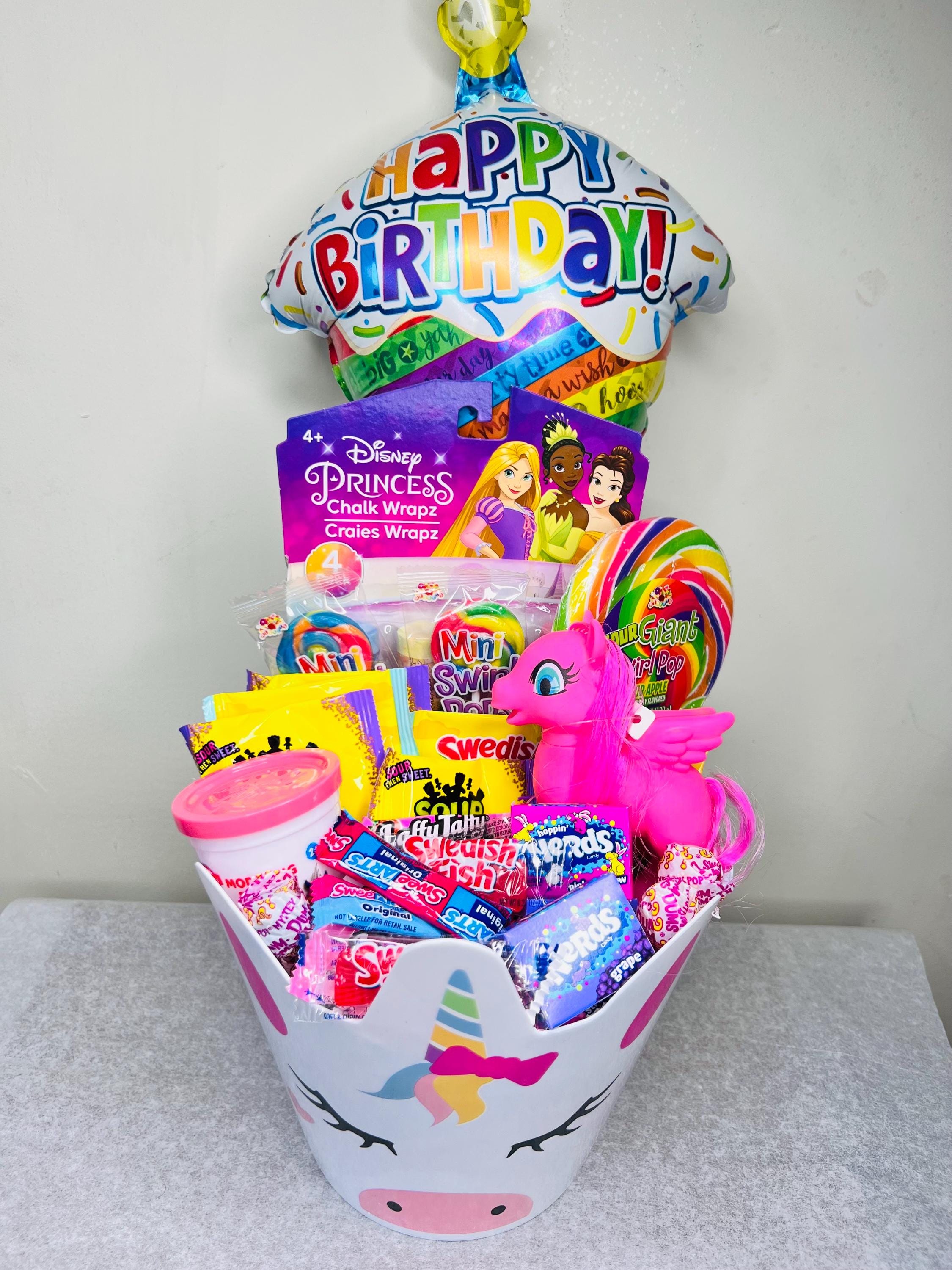 Joyeux anniversaire, Cadeau d'anniversaire, Bonbons, Panier prérempli, Coffret cadeau, Cadeau pour elle, Bonbons, Sucettes, Balles, Jouets