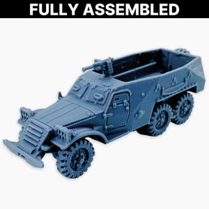 BTR-152v3 (eg), fertig montiertes Miniatur: Modell eines alten Panzerfahrzeugs aus der Zeit des Zweiten Weltkriegs